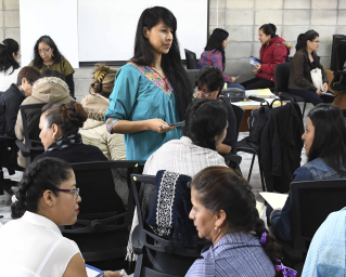 Imparten taller para fortalecer liderazgo de mujeres indígenas