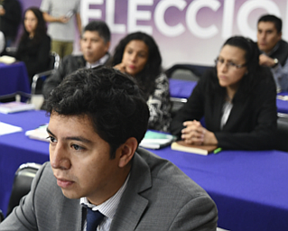 Recibe personal del IECM capacitación para fortalecer derecho a la transparencia y protección de datos personales