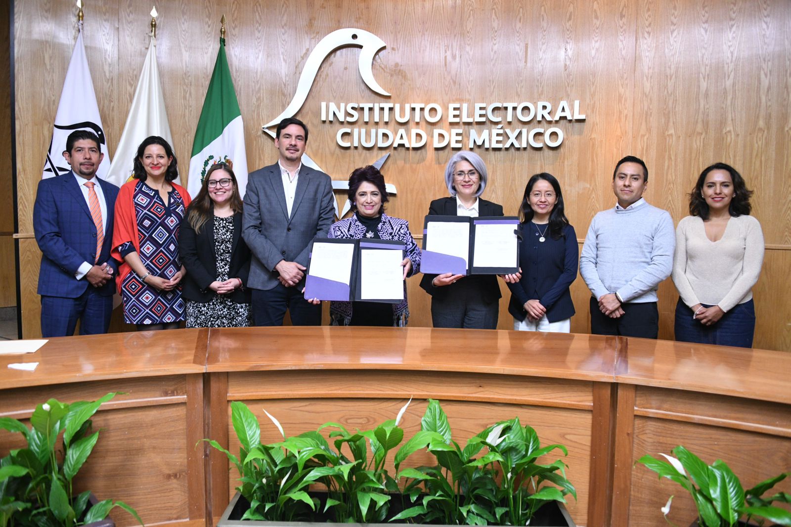 Firman convenio de colaboración IECM y Organización de Estados Iberoamericanos