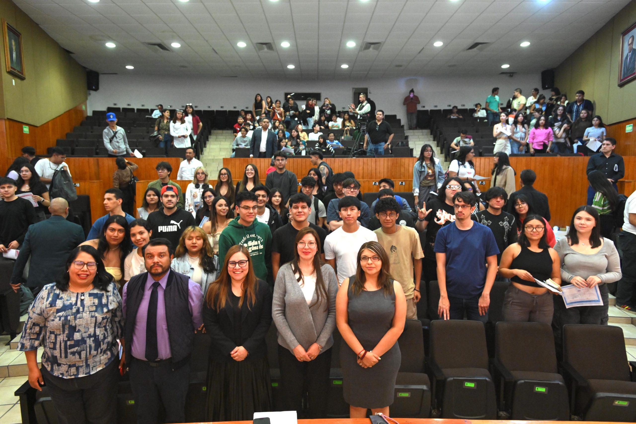 Realiza IECM ejercicio de simulación del voto con estudiantes del IPN