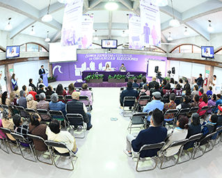 Personas mayores de 60 años participan en foro para garantizar su  representación política en las próximas elecciones