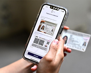 Aumenta credencialización de diáspora chilanga en el extranjero