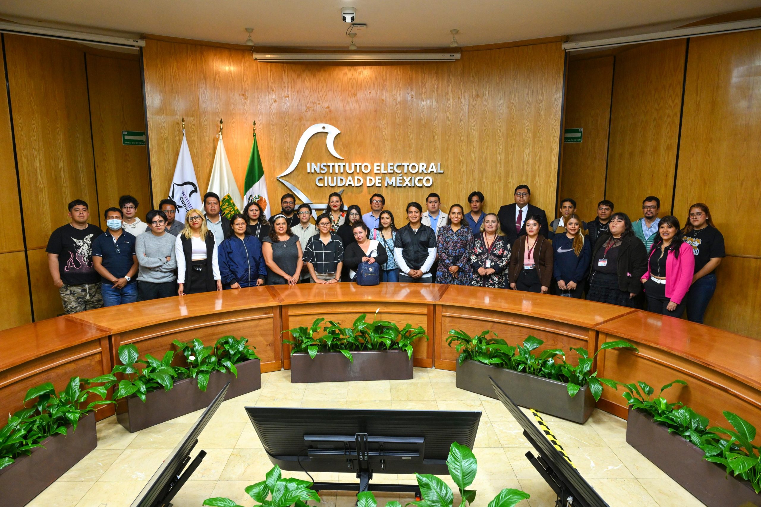Fomenta IECM cultura democrática entre juventudes universitarias con difusión de mecanismos de participación ciudadana