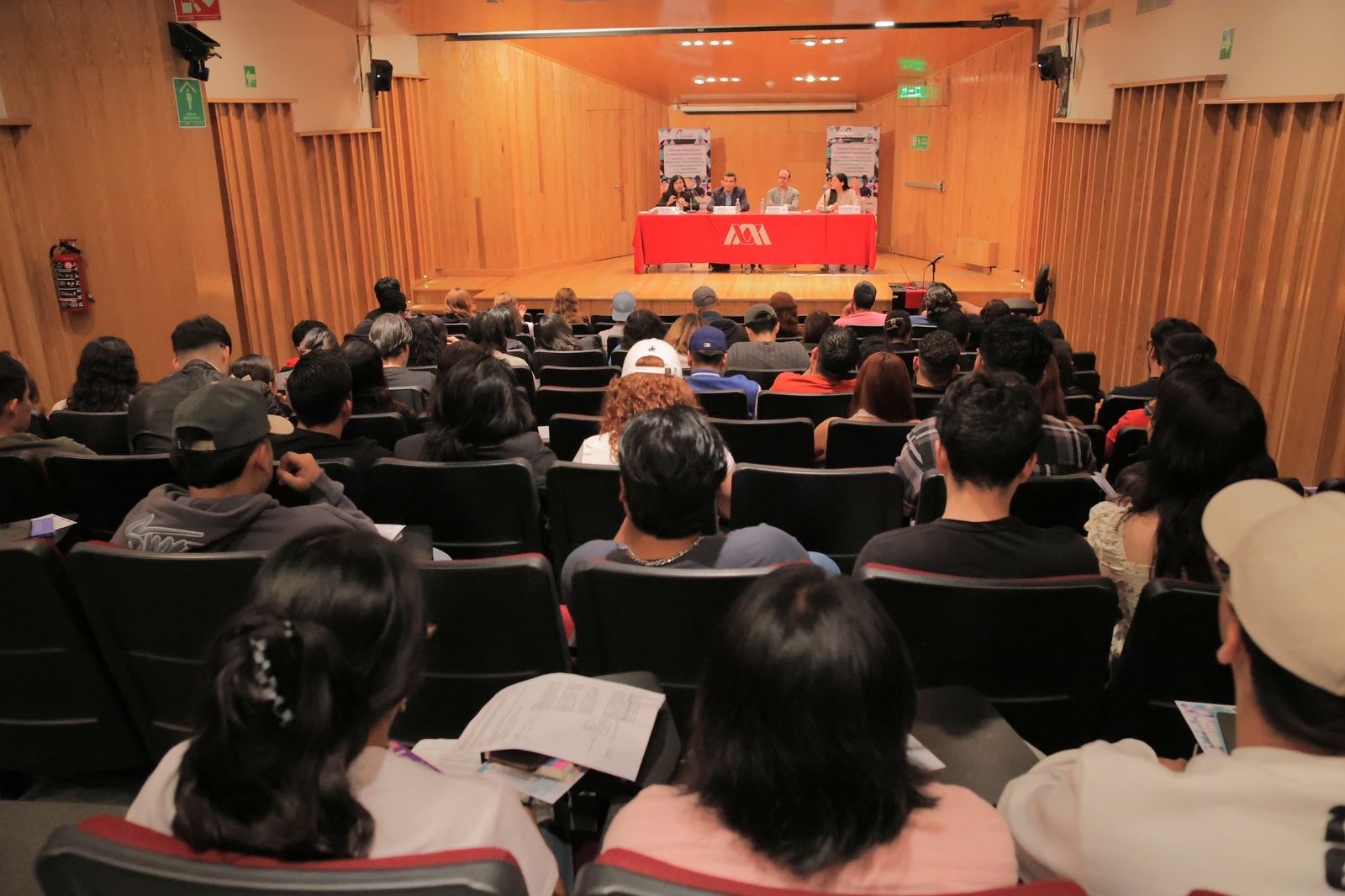 Promueve IECM investigación sobre competencias cívicas y participación juvenil en la Ciudad de México