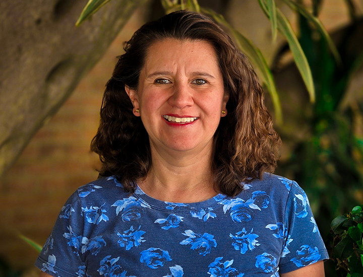 Claudia Educadora