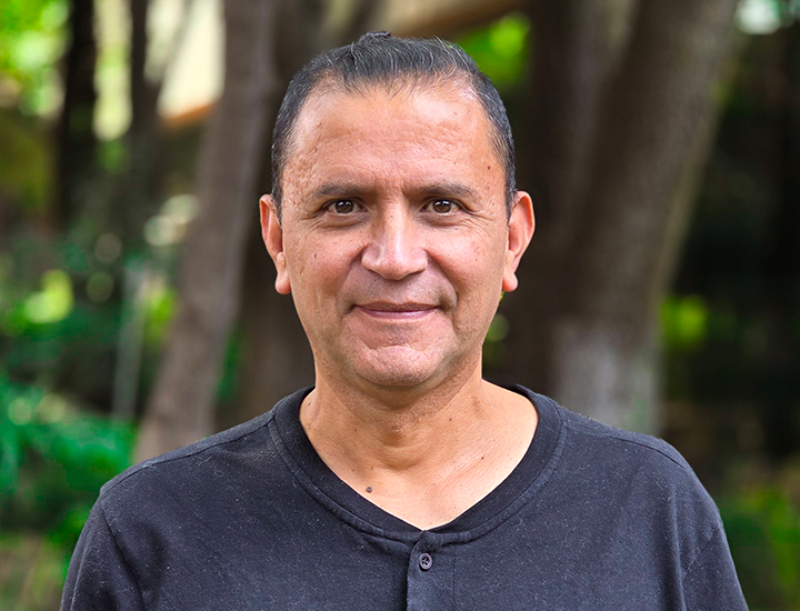 César Educador